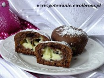 Kakaowe muffinki z budyniem kokosowym