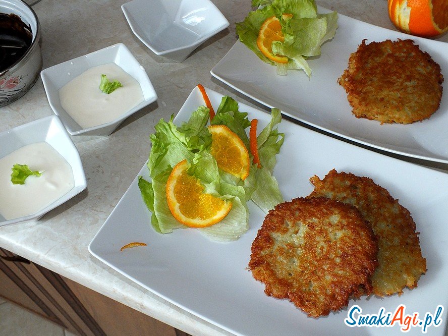placki ziemniaczane z sosem