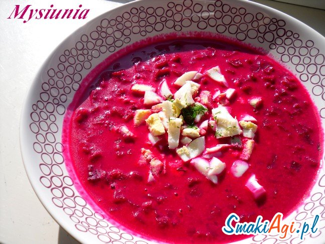 Barszcz czerwony z jajkiem