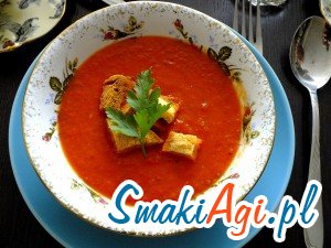 przepyszna kremowa zupa z papryki i świeżych pomidorów