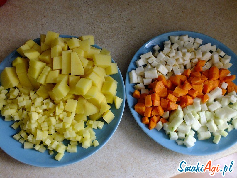 warzywa pokrojone do zupy gulaszowej
