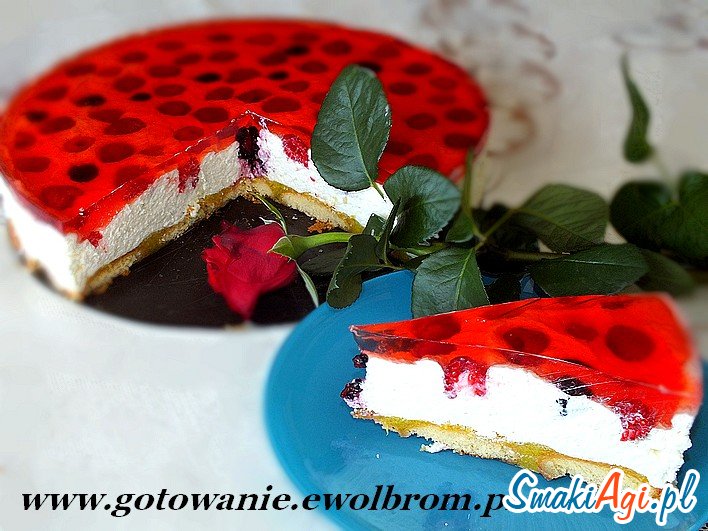 Cukiniowo – malinowy sernik na zimno