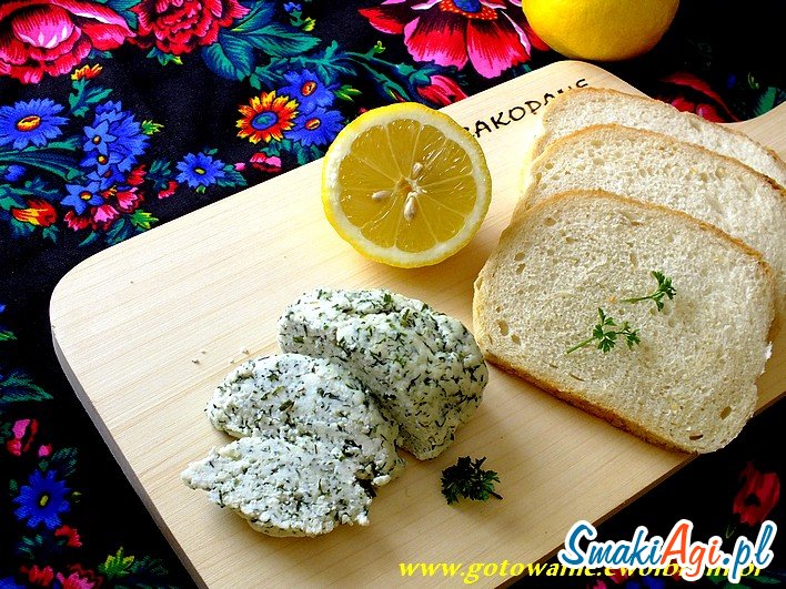 domowy twaróg z ziołami