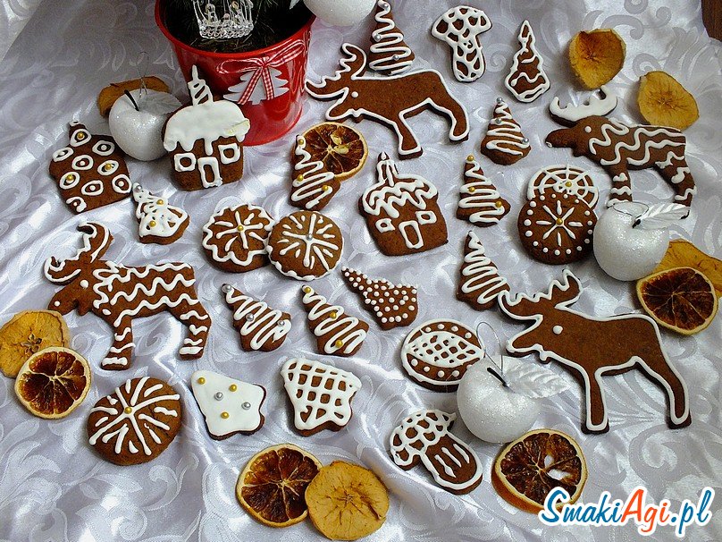 Świąteczne pierniczki z lukrem