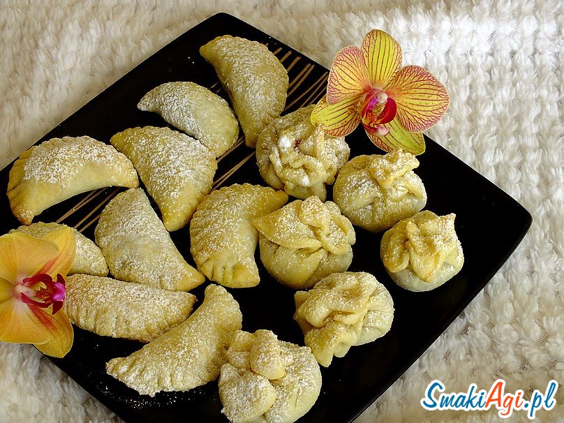 Nadziewane pierożki i różyczki z 3 składników