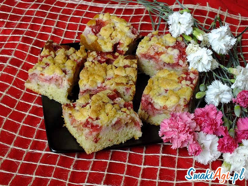 przepyszne ciasto z owocami i kruszonką